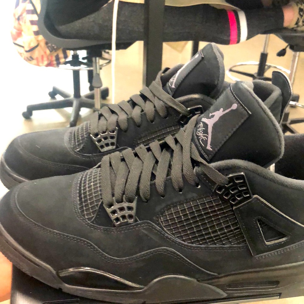 Triple Black AJ4